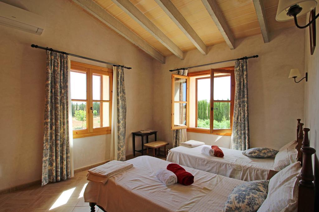 Villa Can Roca *