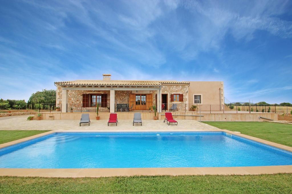 Villa Can Roca *