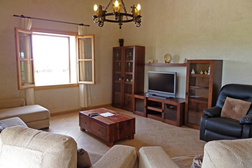 Can Roca Villa